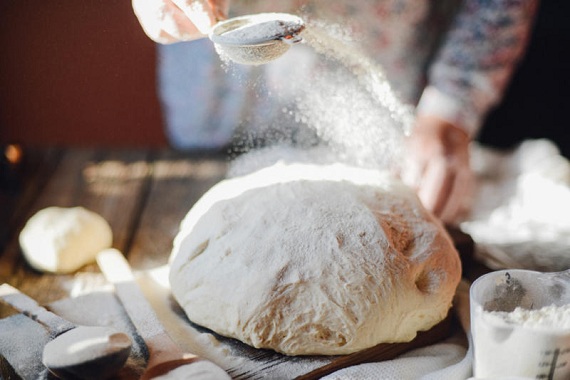 Як спекти смачний хліб вдома: лайфхак і рецепт від бренд-шефа пекарні