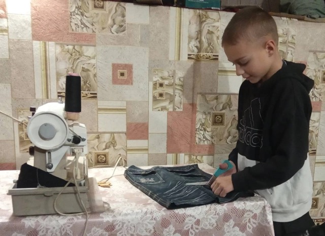 Діти Кіровоградщини перемогли у всеукраїнському конкурсі та пошили майже 6,5 тисяч екоторбинок
