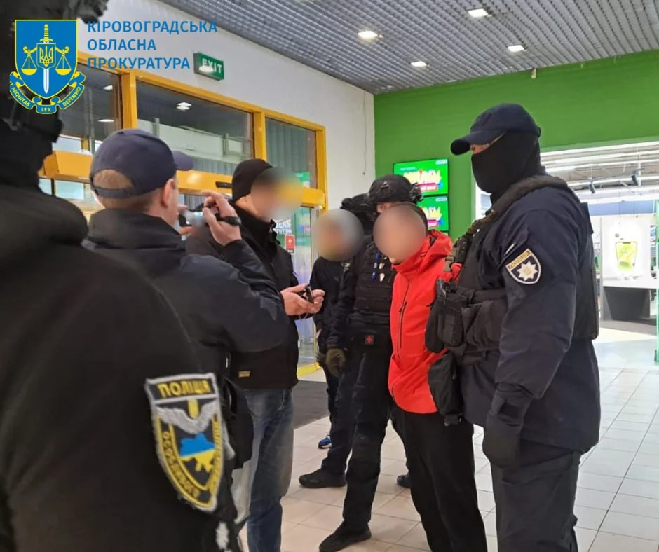 Підозрюваного у наданні фальшивих довідок затримано на Кіровоградщині