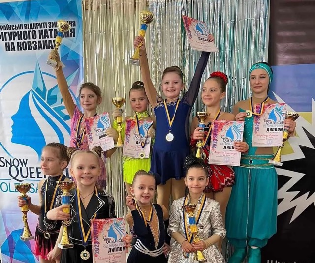 Олександрійські фігуристки здобули 11 медалей на всеукраїнському турнірі SnowQuееn Cup
