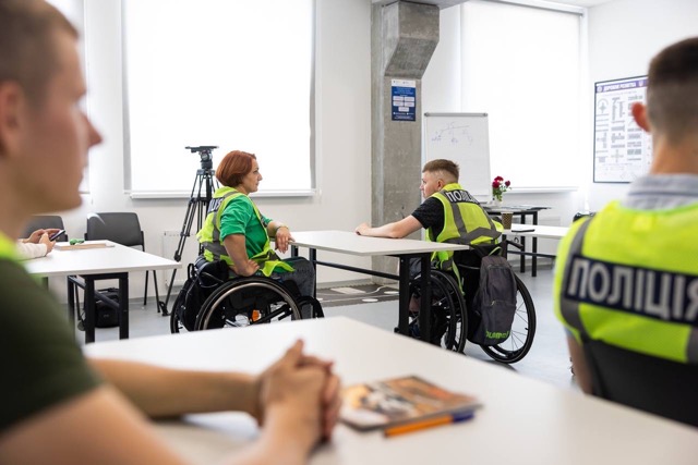 Автошколи для людей з інвалідністю: рівні можливості на дорозі