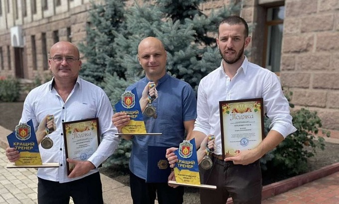 В Кіровоградській обласній військовій адміністрації нагороджували кращих тренерів