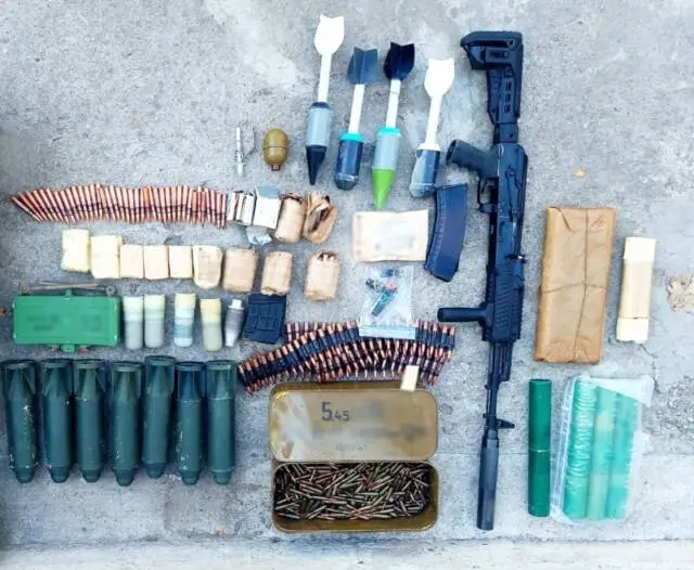 У жителя Олександрійського району знайшли арсенал боєприпасів та вибухівки
