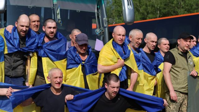 Повернули з російського полону важкопоранених і поранених воїнів.