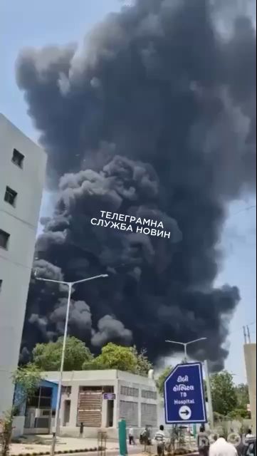 В Індії розбився пасажирський літак: на борту перебували близько 130 людей