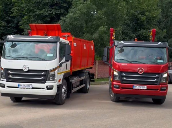 В Олександрії комунальне підприємство «Чисте місто» придбало два нових сміттєвози