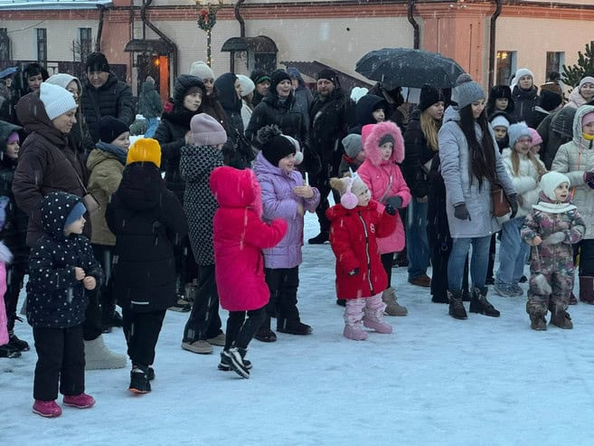 “Новорічний експрес бажань” в Олександрії: конкурси, танці та зустріч з казковими персонажами