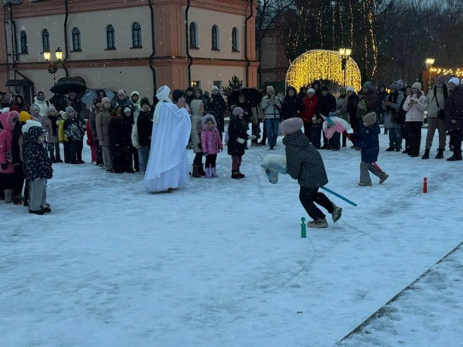 “Новорічний експрес бажань” в Олександрії: конкурси, танці та зустріч з казковими персонажами
