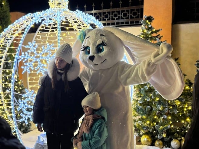 “Новорічний експрес бажань” в Олександрії: конкурси, танці та зустріч з казковими персонажами