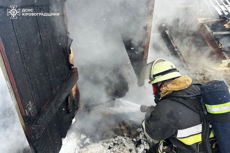 Пожежі в Олександрії та Новій Празі: горів будинок і літня кухня