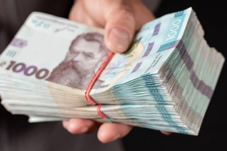 Педагоги Олександрії вже отримали підвищені зарплати, але місту бракує 50 мільйонів гривень