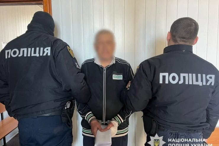 Вбивство в Олександрійському районі: 49-річний чоловік зарізав свою співмешканку