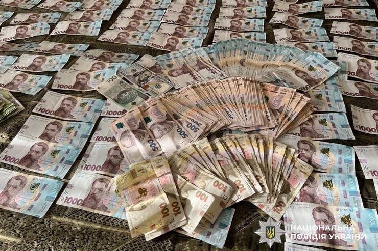В Олександрії затримали злочинну групу, яка торгувала наркотиками: “бізнес” приносив 500 тисяч гривень на місяць