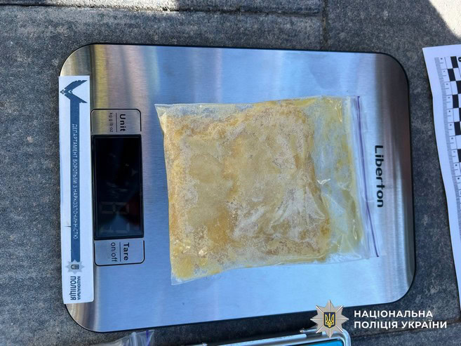 В Олександрії затримали злочинну групу, яка торгувала наркотиками: “бізнес” приносив 500 тисяч гривень на місяць