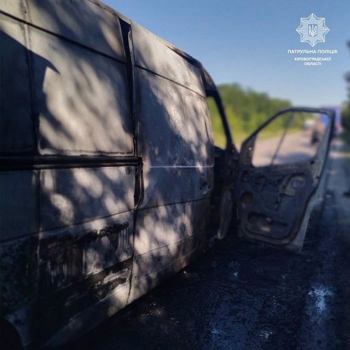 ДТП в Олександрійському районі: автомобіль Renault врізався у вантажівку і загорівся