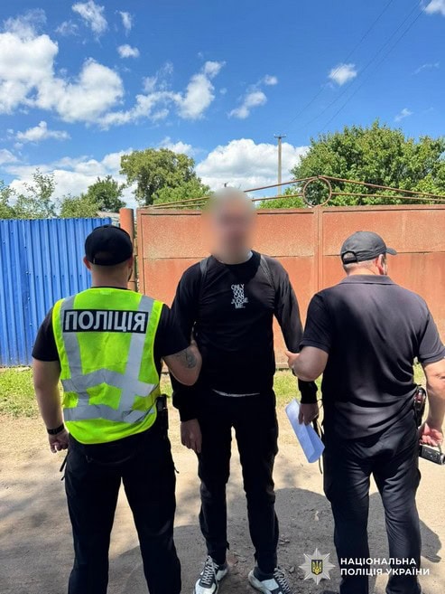 В Олександрії затримали злочинну групу, яка торгувала наркотиками: “бізнес” приносив 500 тисяч гривень на місяць