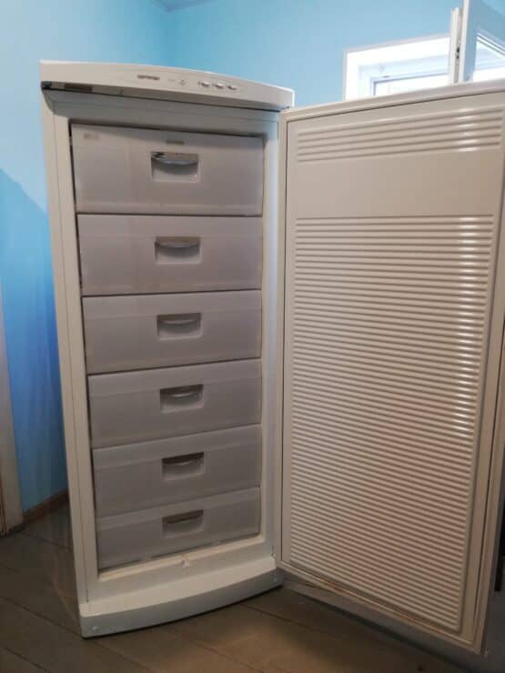 Продається морозильна камера Gorenje F247CB