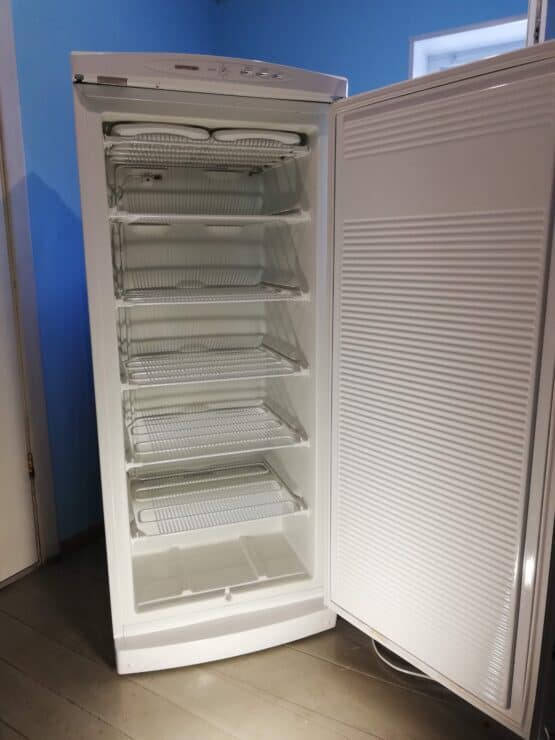 Продається морозильна камера Gorenje F247CB