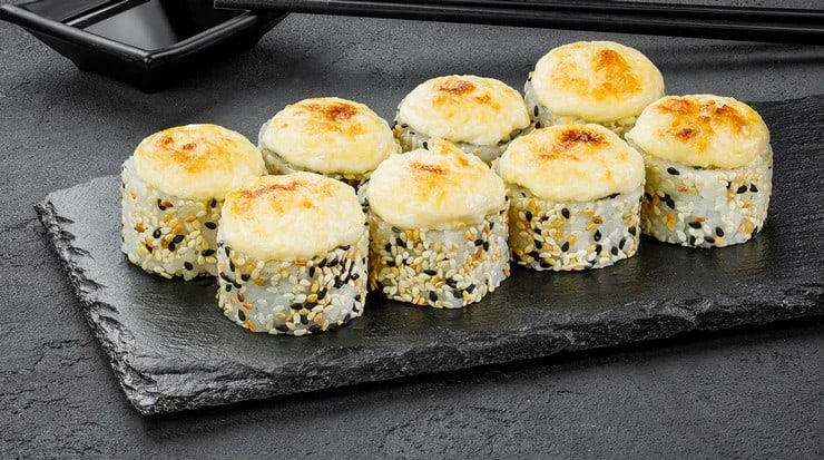 Запечений рол з крабовим міксом Sushi Master