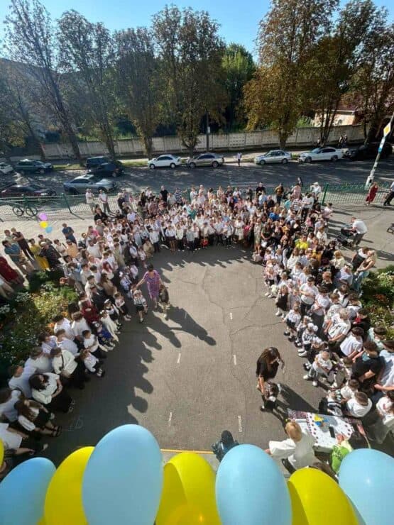 Перший дзвінок в Олександрійській громаді: понад 7700 дітей розпочали навчання, серед них — 526 першокласників