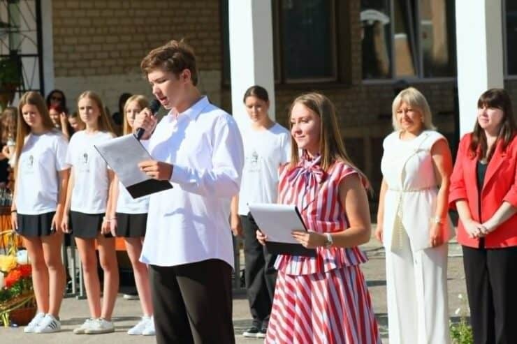 Перший дзвінок в Олександрійській громаді: понад 7700 дітей розпочали навчання, серед них — 526 першокласників