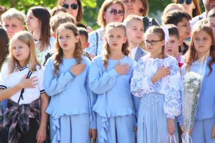 Перший дзвінок в Олександрійській громаді: понад 7700 дітей розпочали навчання, серед них — 526 першокласників
