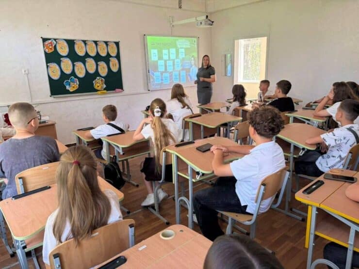 Перший дзвінок в Олександрійській громаді: понад 7700 дітей розпочали навчання, серед них — 526 першокласників