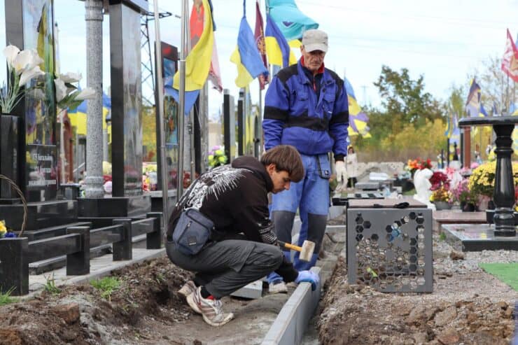В Олександрії розпочали облаштування військового кладовища, але гроші з бюджету так і не надійшли