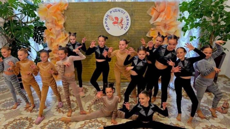 Фестиваль хореографічного мистецтва «Барви рідної землі» у Світловодську зібрав понад 1200 учасників та 80 тисяч гривень для ЗСУ