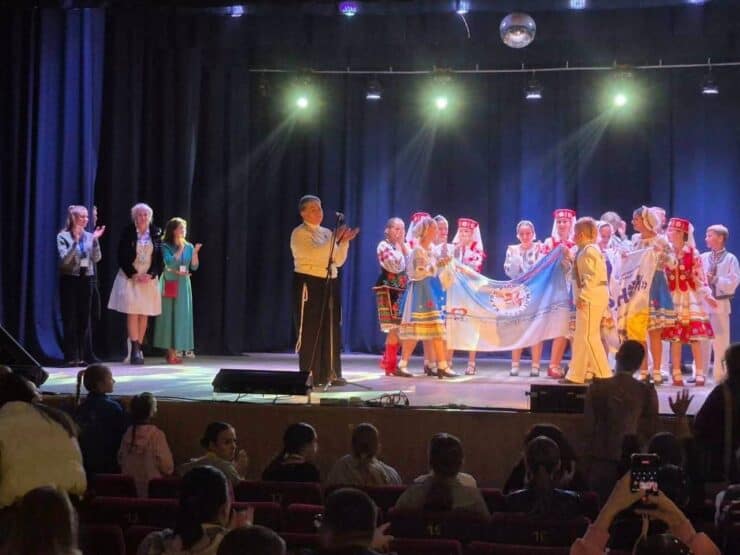 Фестиваль хореографічного мистецтва «Барви рідної землі» у Світловодську зібрав понад 1200 учасників та 80 тисяч гривень для ЗСУ